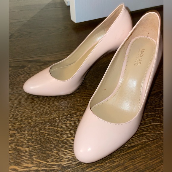 MICHEAL KORS size 5.5 light pink heels - Picture 1 of 4